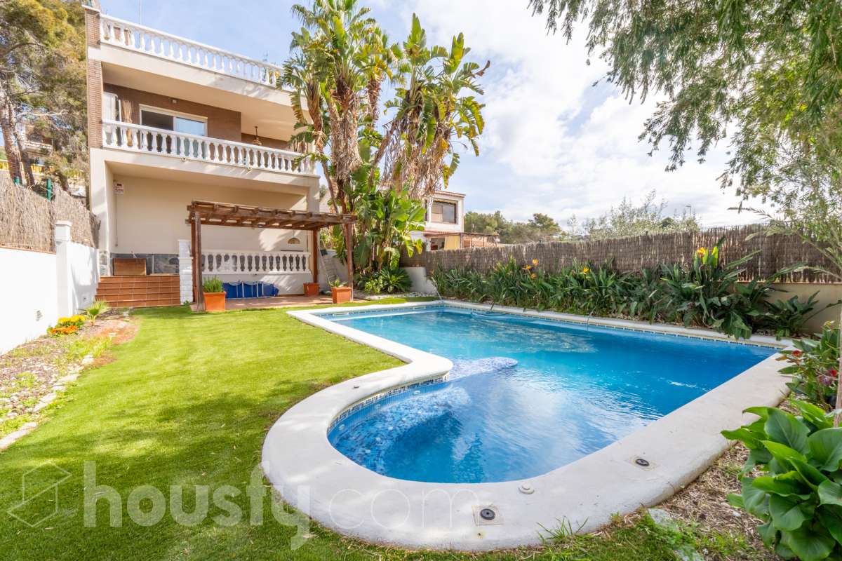 Ref. 948200 – Chalet independiente con piscina y jardín en Cubelles