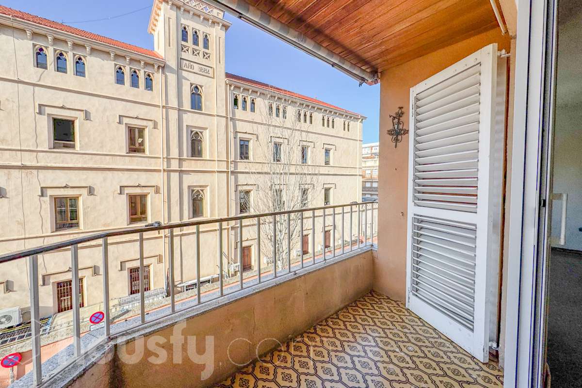 1200
