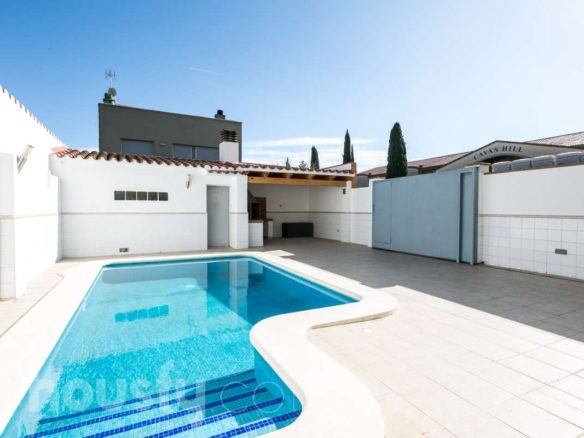 Ref. 961644 - Your new chapter begins in this beautiful house with a pool in Moja