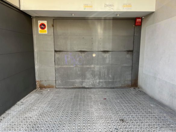 Ref. 05-7174/1086 - Plaza de aparcamiento en VIlanova i la Geltrú, rambla Sama 68