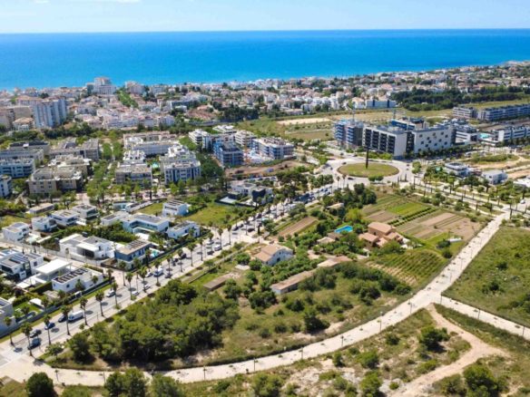 Ref. 12-TSIT128/1087 - PLOT IN THE SITGES PLAIN