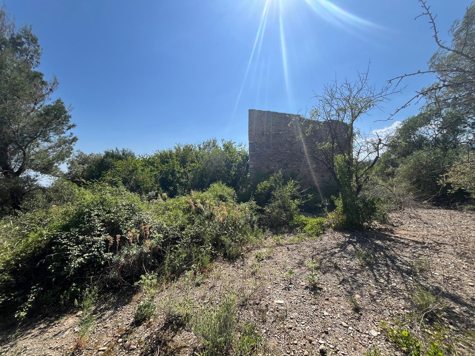 Ref. 05-4427/1086 – Rustic land for sale with buildings, in Valls