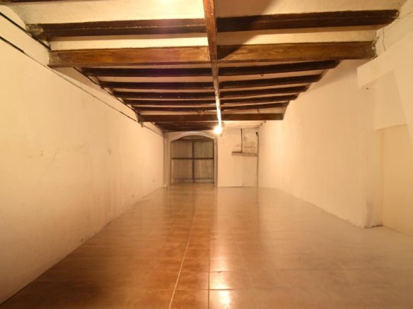 Ref. 03-22539/1098 - Local en venta muy céntrico