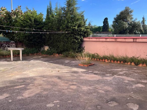 Ref. 01-00330/1111 - Ground floor apartment with large patio. Canigó area.