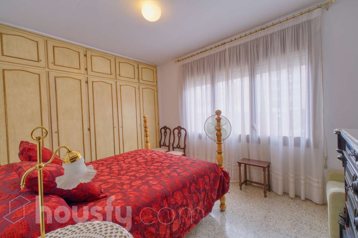 1200
