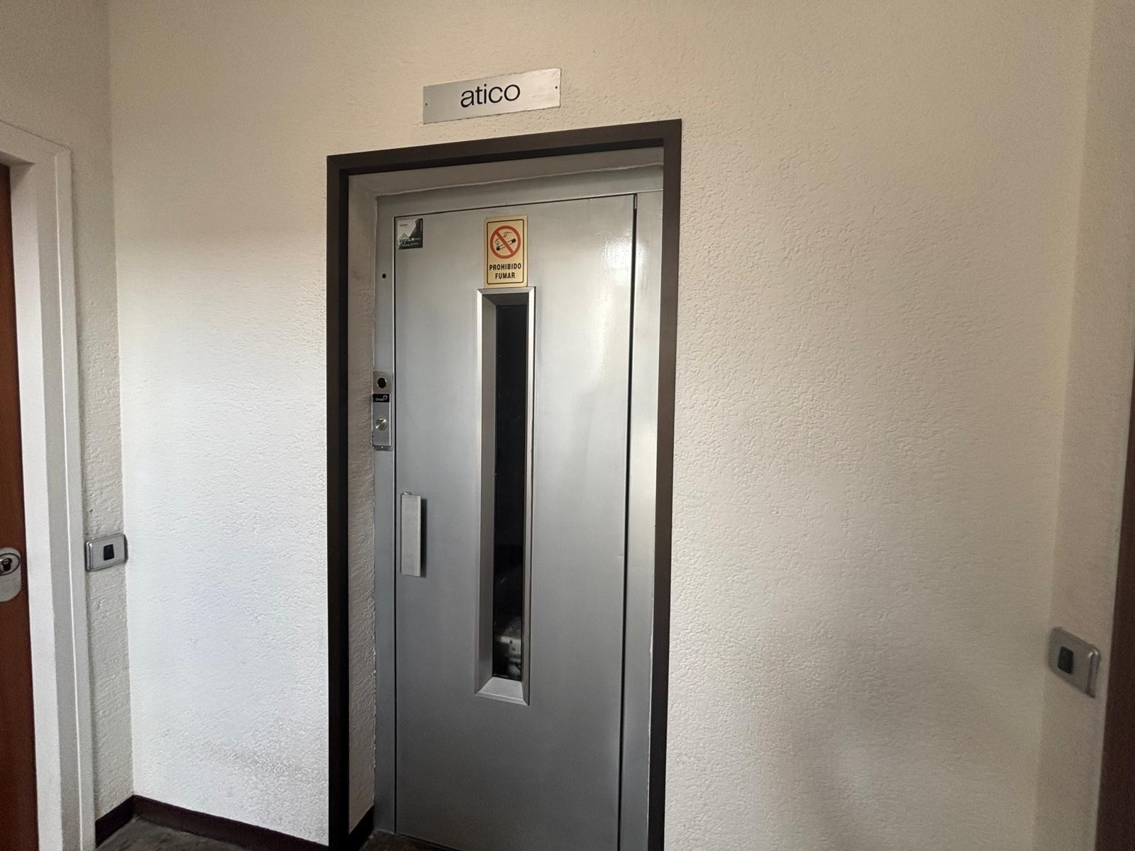 1600