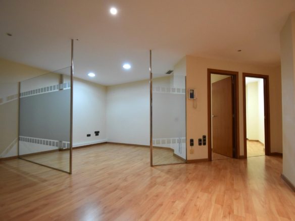 Ref. 03-22434/1098 - Offices for rent