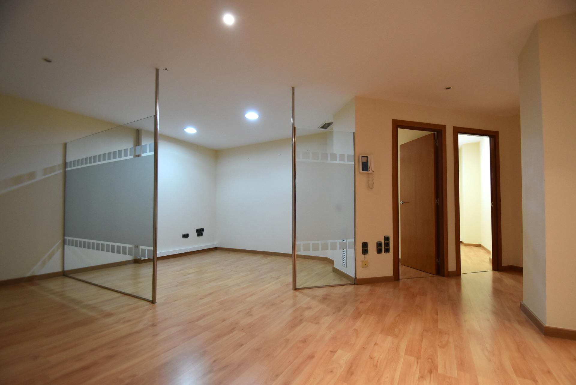 Ref. 03-22434/1098 – Oficines de lloguer