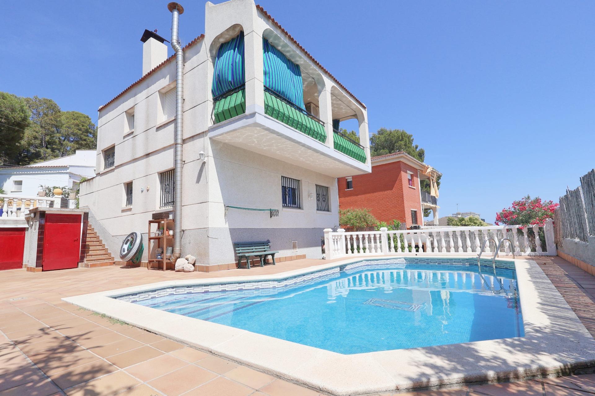 Ref. 14-5287/1213 – CASA INDIVIDUAL AMB PISCINA A CAL CEC, CUNIT