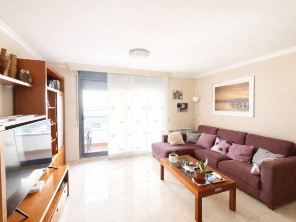 Ref. 53RJUMARTI112/5459 - PIS A LA GIRADA PER 267.000€