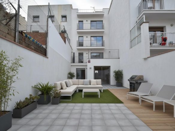 Ref. 03-5341/1098 - Unique! Brand new ground floor apartment in the city center with a spectacular 77m² patio