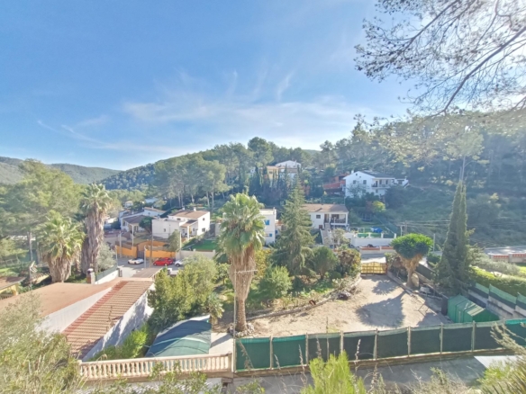 Ref. 24-7117/1296 - Two spacious and well-oriented plots!