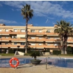 Ref. 25-5432/1468 - Pis amb pk al costat del mar i amb piscina comunitària!