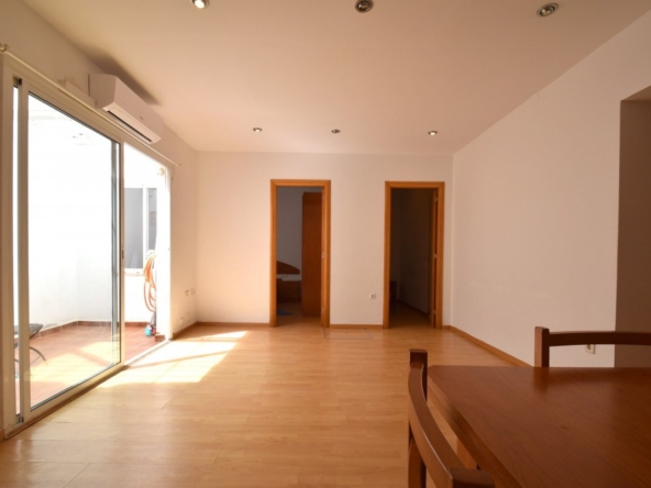 Ref. 03-4978/1098 - IDEAL FOR INVESTORS! Downtown apartment for sale