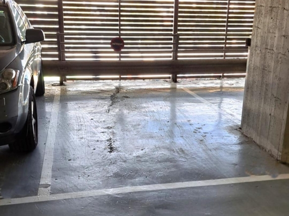 Ref. 5900286/5442 - Plaza de PK coche grande en mercado Municipal de Sitges