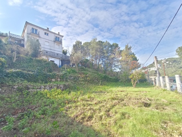 Ref. 24-760/1296 - ¡Casa ideal para 2 familias!