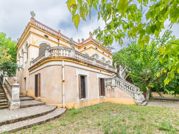 Ref. 12-VILLA02/1087 - CENTENARY VILLA IN CALDES DE MALAVELLA