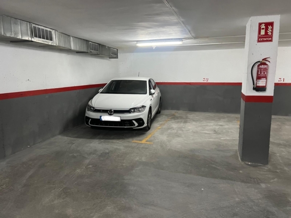 Ref. 14-5177/1213 - ¡¡ PLAZAS DE PARKING EN VILANOVA I LA GELTRU - CENTRO !!