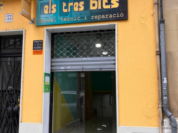 Ref. 6333 - 90m² commercial premises in the commercial area of Vilafranca