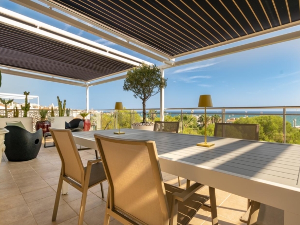 Ref. SFI00396/3478 - ATICO CON ASCENSOR TERRAZAS Y VISTAS AL MAR EN VENTA EN SITGES ZONA SAN SEBASTIAN