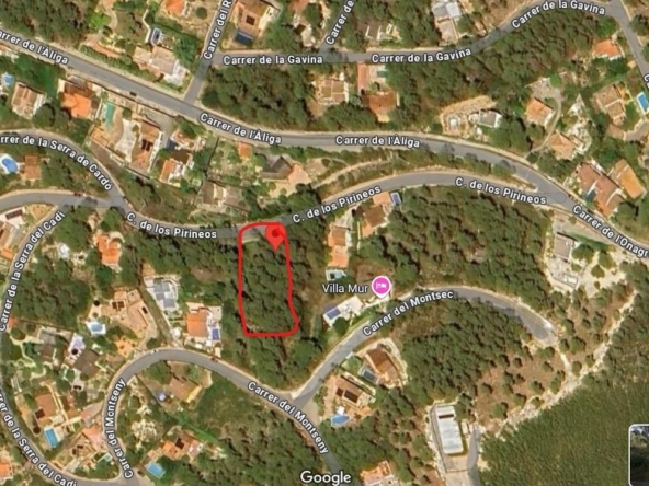 Ref. 18-02594/1266 - Parcela de 879m2 en venta