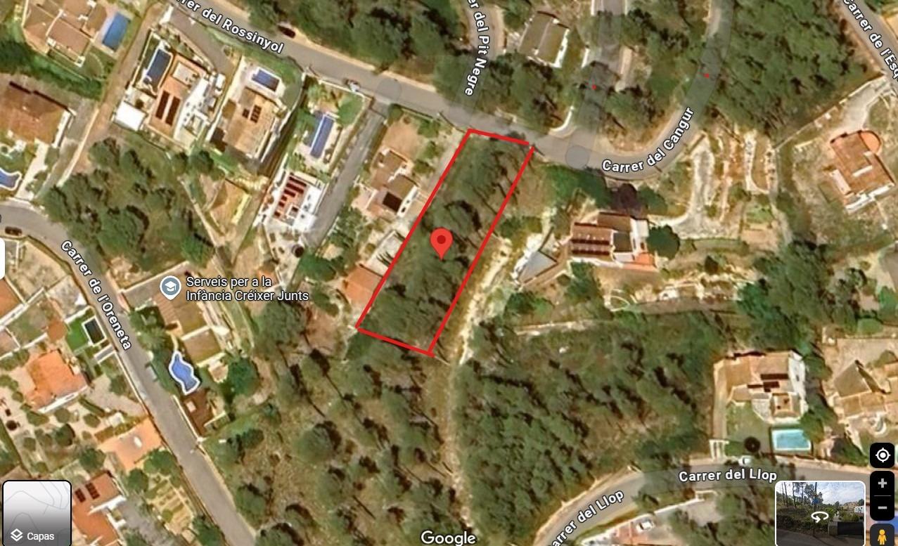 Ref. 18-02589/1266 - Parcel·la de 1392m2 en venda