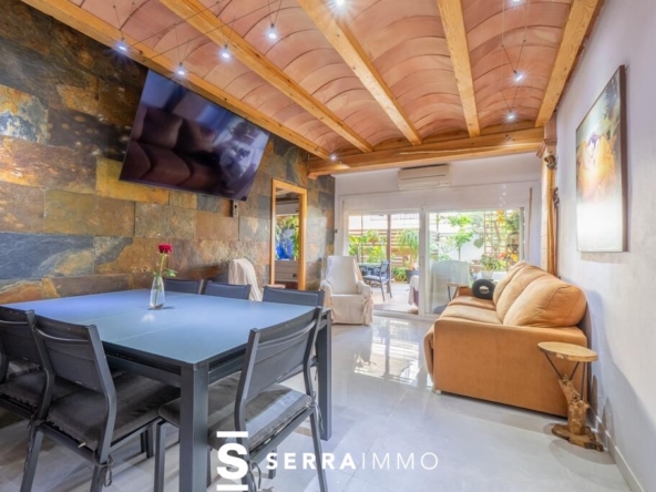 Ref. 6354 - Planta baixa totalment reformada al centre de Sant Pere de Ribes – Amb terrassa, jardí i pàrquing