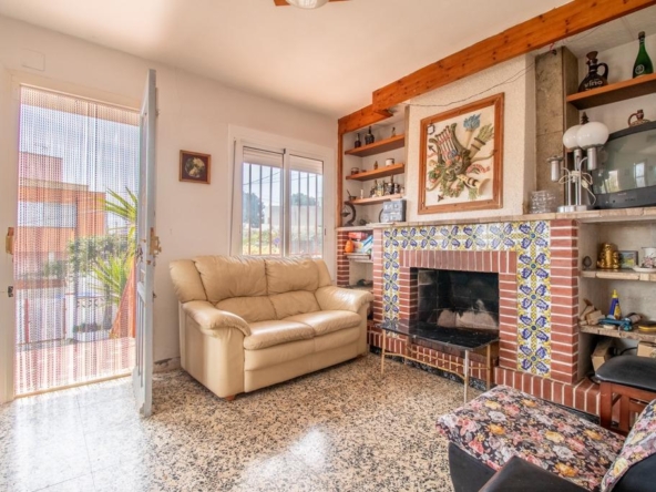 Ref. 29-6347/10897 - Magnífica casa independent en cantonada a La Collada Sis Camins – Parcel·la de gairebé 600 m²