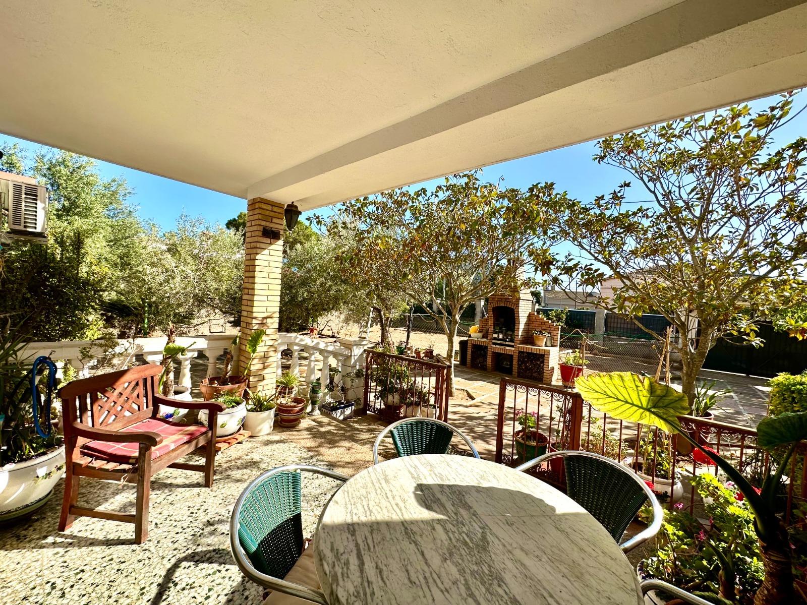 Ref. 53RJUESTH642/5459 - CASA UNIFAMILIAR AISLADA EN CALLE MALLORCA CANYELLES