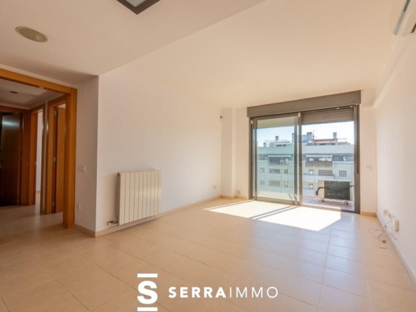 Ref. 6362 - 2-bedroom apartment with parking and bike rack on the Girada