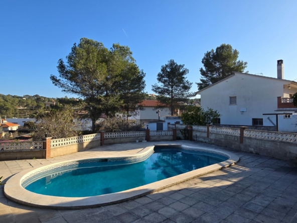 Ref. 24-762/1296 - Corner house, excellent location, with pool and views