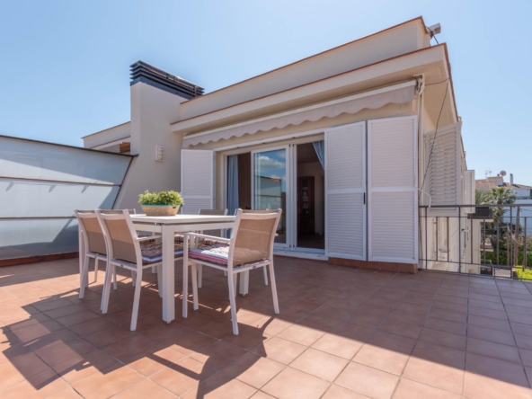 Ref. 11316/1045 - En venda, Sitges. Preciós àtic, amb magnífica terrassa, 3 dormitoris