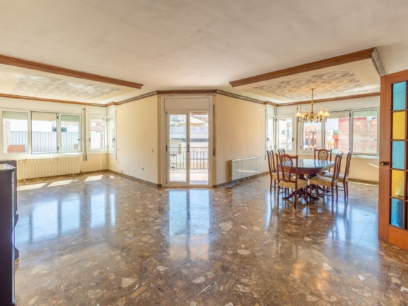 Ref. 86-2540/9791 - Espacioso piso con encanto y local en El Tancat, El Vendrell