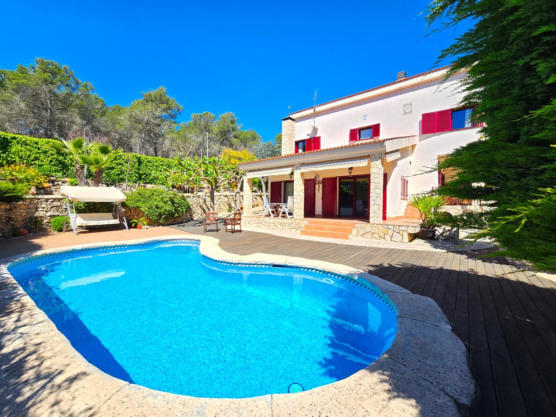Ref. 24-766/1296 - In Canyelles village, an elegant, cozy house with a beautiful garden.
