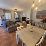 Ref. 25-5467/1468 - Casa con bodega, en la urbanización residencial La Collada