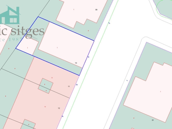 Ref. 18-02515/1266 - CASA CON PATIO A REFORMAR