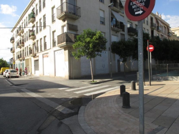 Ref. 53RJUMALL8/5459 - LOCAL EN VILANOVA I LA GELTRU EN VENTA