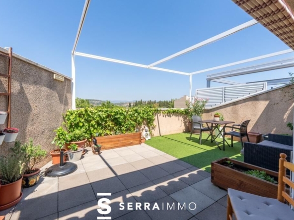 Ref. 6416 - 3-bedroom duplex apartment with parking, storage room, and 20m² terrace