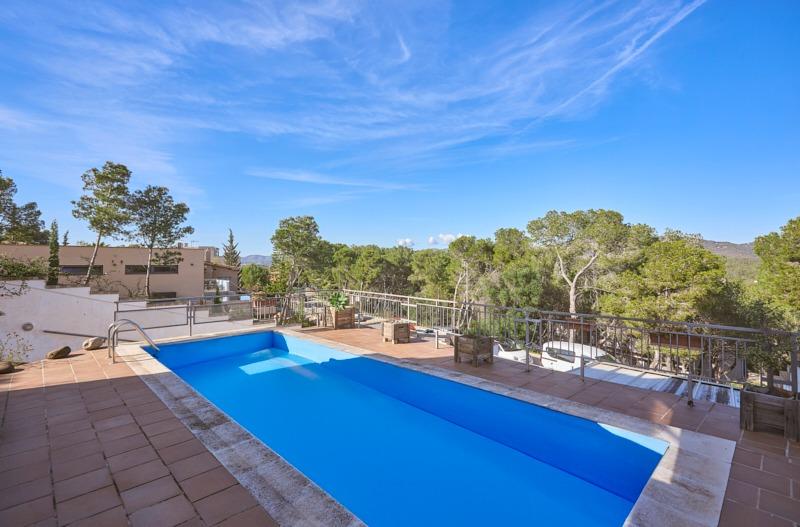 Ref. 56-0006/5106 - This gem in Els Cards is ready to become your dream home