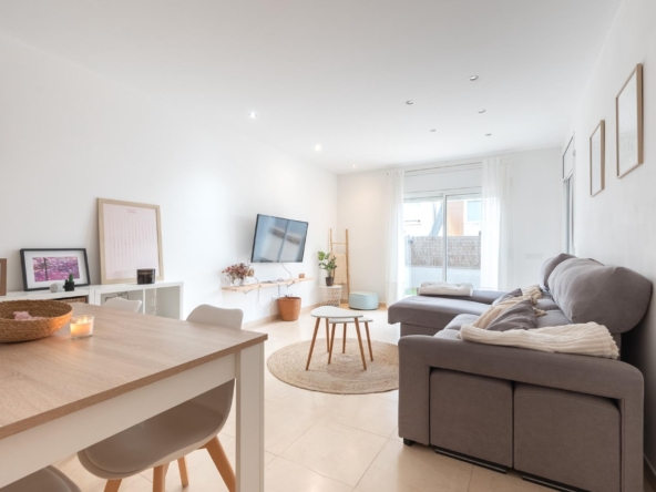 Ref. 81-PONT0110/7704 - CASA ADOSSADA CENTRE CANYELLES