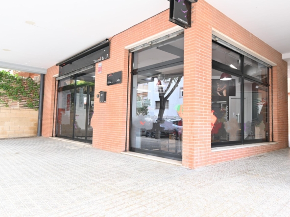 Ref. 81-PONT-0099/7704 - CORNER LOCAL FABRICA NOVA