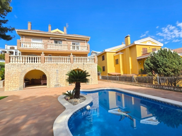 Ref. 24-751/1296 - Espectacular casa a Canyelles poble