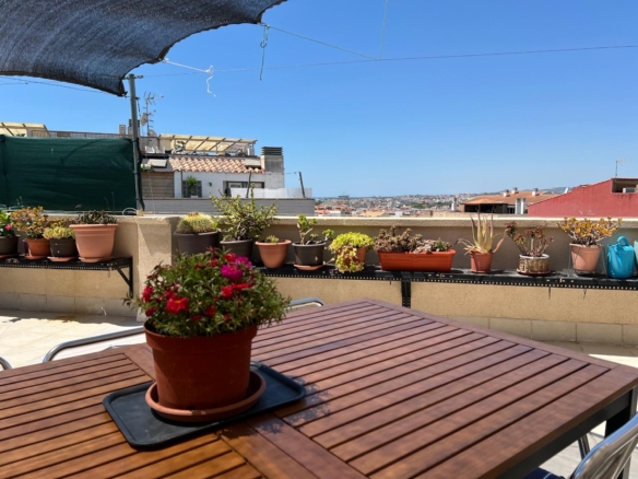 Ref. 27-ROC3041/1553 - ¡Luz, espacio exterior y comodidad te esperan!