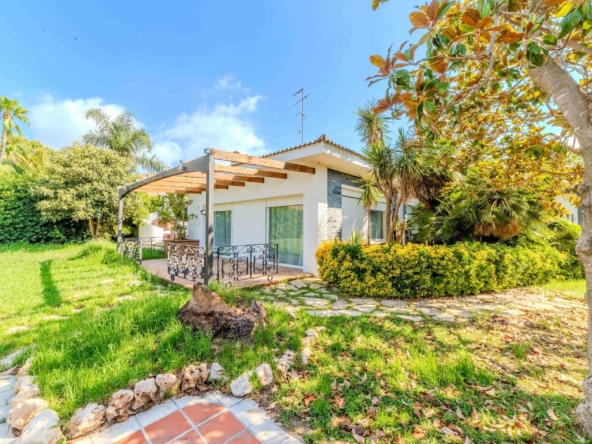 Ref. 12-VCAMBRILS01/1087 - VILLA EN CAMBRILS CON PISCINA Y JARDÍN PRIVADO
