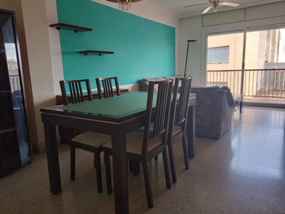 Ref. 54-22V534/5538 - Amplio Piso en el Corazón de Vilanova i la Geltrú - ¡Tu Nuevo Hogar Te Espera!