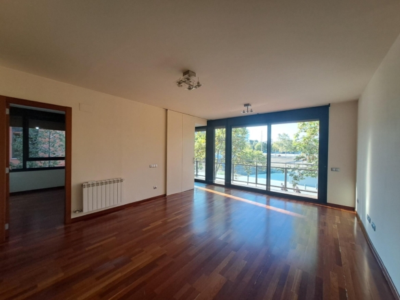 Ref. 73-PV-263/6143 - Piso en Eixample de Mar con ascensor, 3 dormitorios, 2 baños, parking y trastero