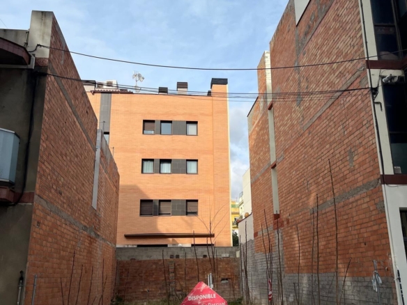 Ref. 05-5842/1086 - Terreno plurifamiliar en venta en Les Roquetes, Sant Pere de Ribes