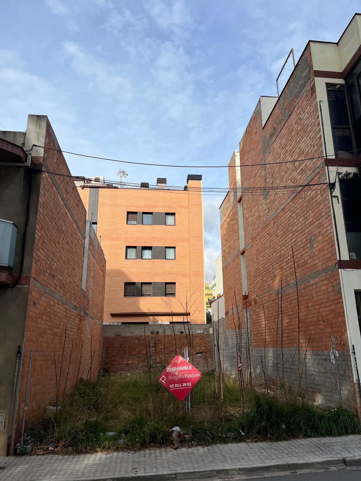 Ref. 05-5842/1086 – Terreno plurifamiliar en venta en Les Roquetes, Sant Pere de Ribes