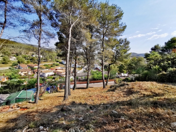 Ref. 24-7125/1296 - Amplio, con vistas y cercano al pueblo de Canyelles