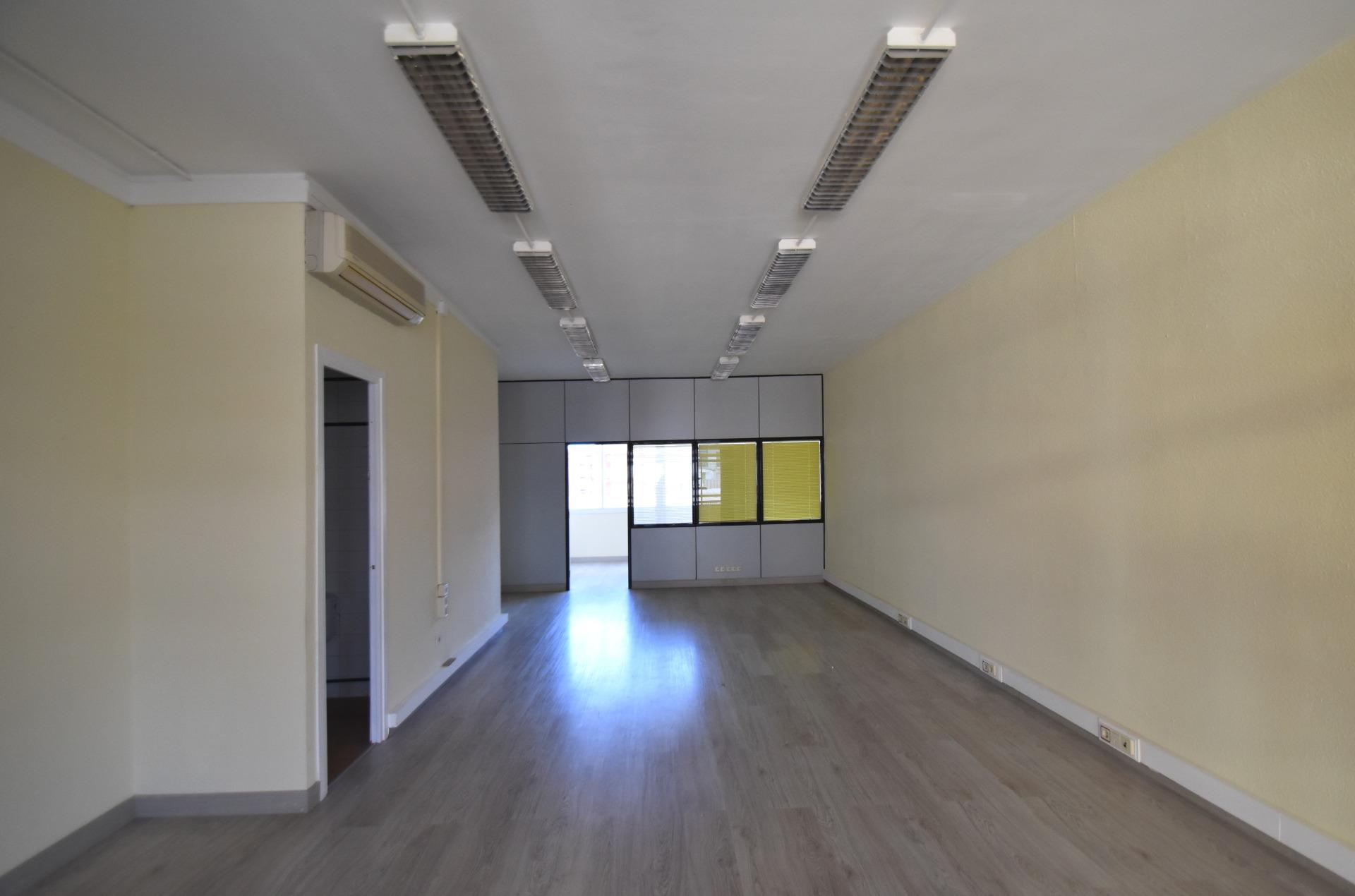 Ref. 03-20239/1098 – Despacho en alquiler